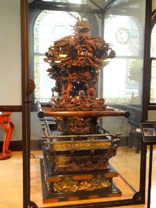 Shinto Wheel Shrine, 1790-1815, Osaka, Japan, by Genso Komatsu and his son Gensuke Komatsu, keyaki wood, crystal, coral, silver - George Walter Vincent Smith Art Museum - DSC03596