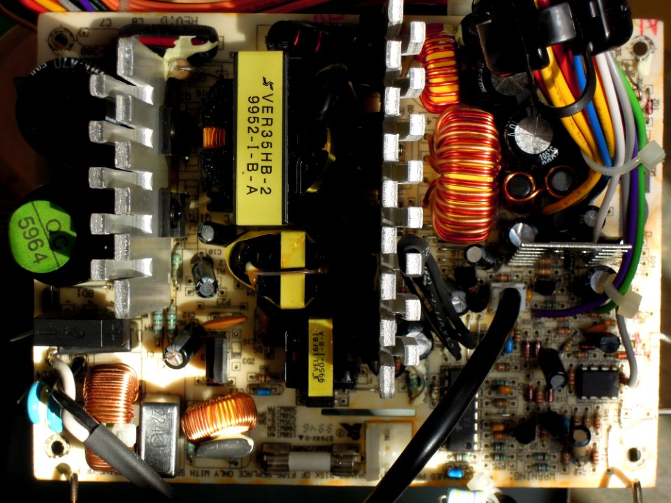 Seasonic 200 Watt Netzteil PCB -Draufsicht, top view- im Mai 2020b