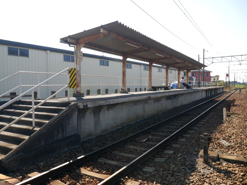 Shin Yokaichi station east bound platform 20201014