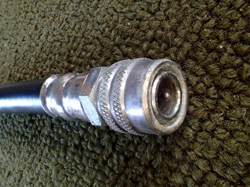 Seatec quick disconnect end fittingP8180026
