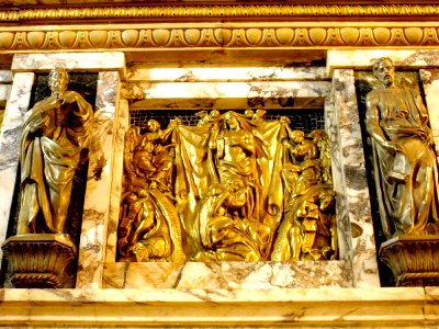 Segovia - Convento de los Carmelitas Descalzos, Capilla de San Juan de la Cruz, Sepulcro del santo 5