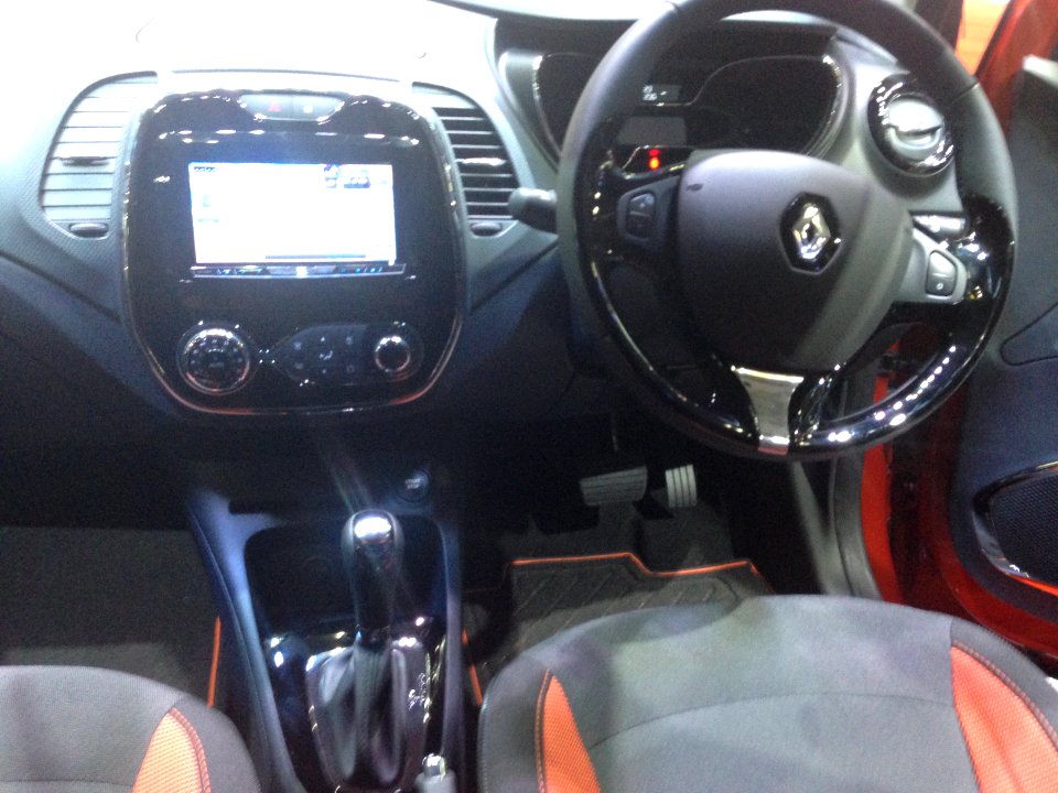 Renault Captur interior - Tokyo Motor Show 2013