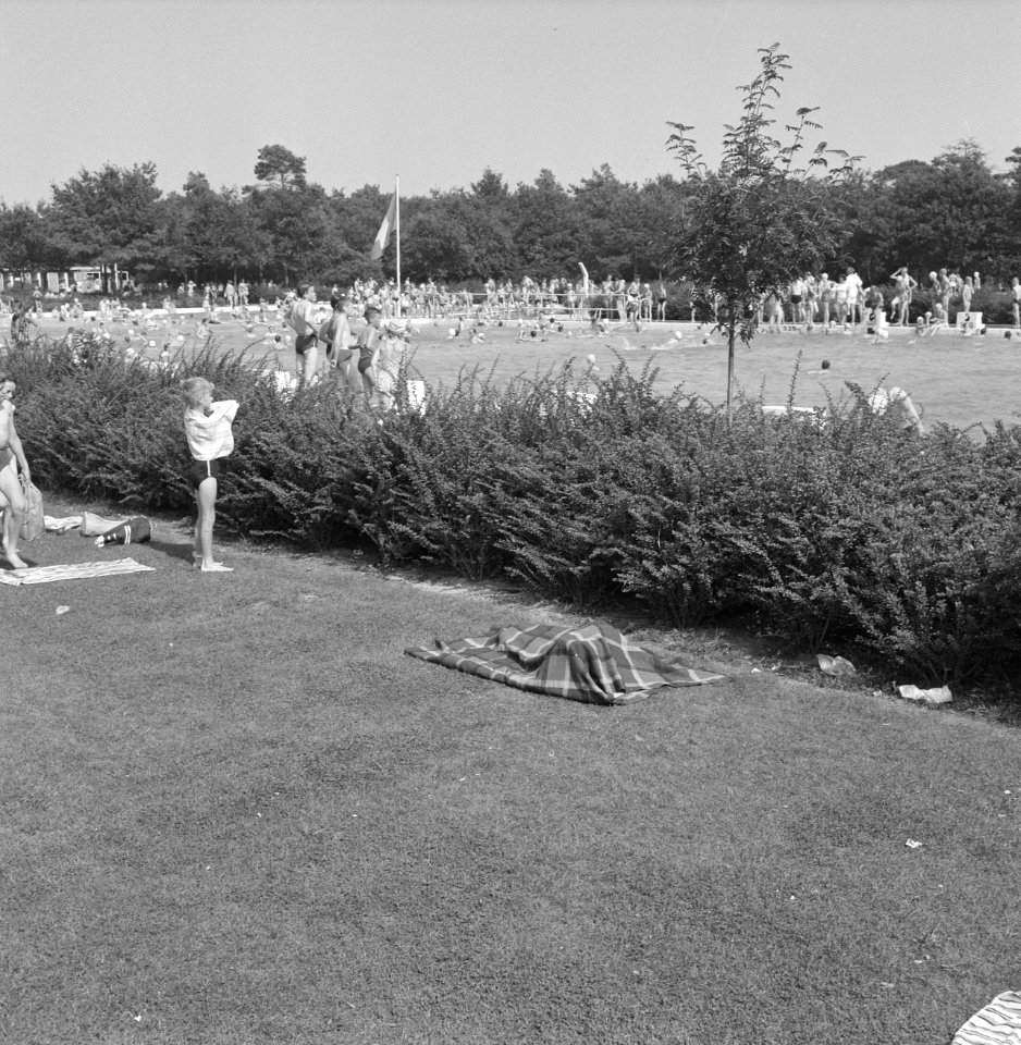 Recreatieterreinen, vliegvelden ed, zwembaden, de efteling, Bestanddeelnr 163-0984
