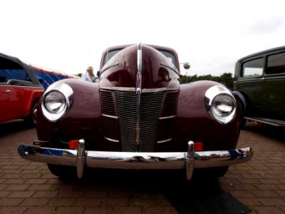 Red Ford Deluxe p2
