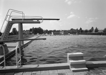Recreatieterreinen, vliegvelden e.d., zwembaden, Groningen, Bestanddeelnr 163-0410
