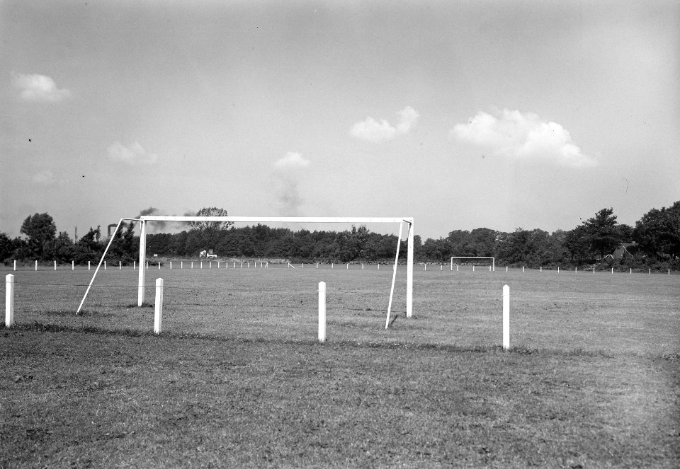 Recreatieterreinen, vliegvelden e.d., sportvelden, Bestanddeelnr 163-0305