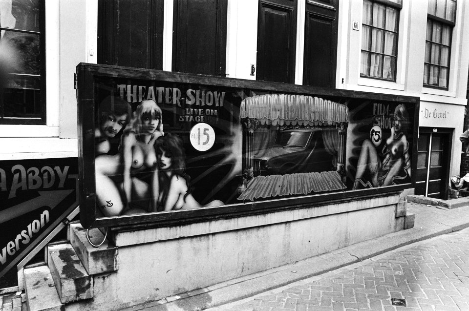 Reclame van sex-exploitanten op Amsterdamse Walletjes, Bestanddeelnr 929-9354