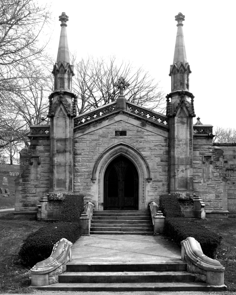 Receiving Vault, Allegheny Cemetery, 2015-04-15, 01 bw
