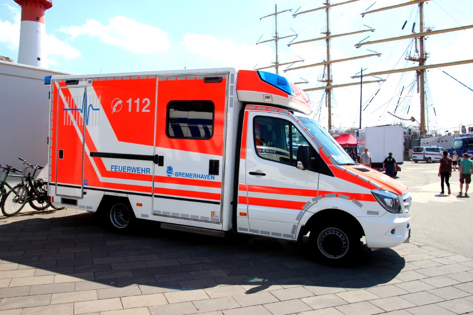 Rettungswagen 1-83-4, Feuerwehr Bremerhaven, Seestadtfest 2018 in Bremerhaven