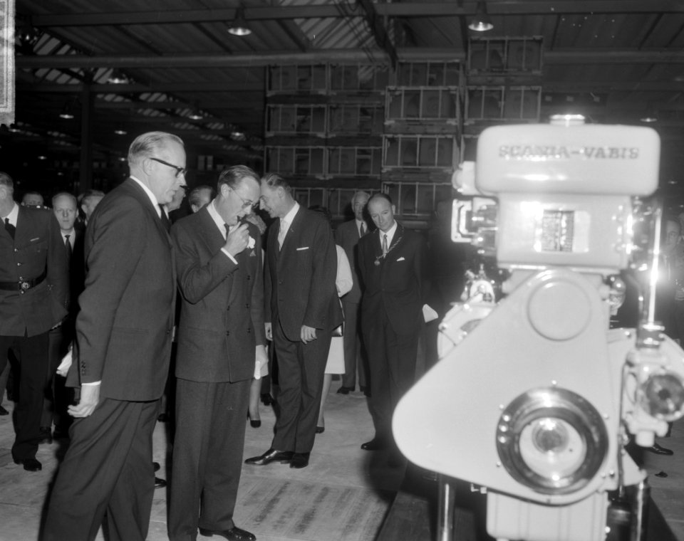 Prins Bernhard te Zwolle, vrachtautofabriek Scania Vabis geopend, de Prins tij, Bestanddeelnr 917-3418