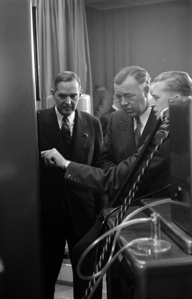 Prins Bertil van Zweden bezoekt Philips, Eindhoven, Bestanddeelnr 910-7281