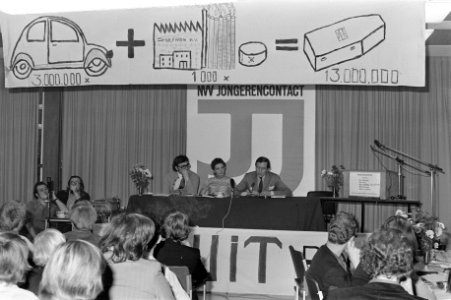 Prins Claus bij milieuconferentie van NVV-jongerenkontakt in Beekbergen, Bestanddeelnr 926-0152