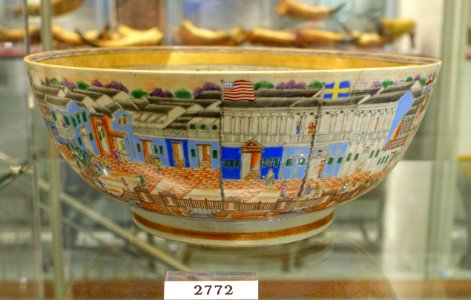 Punch bowl with hongs, China, 1788-1789, hard paste porcelain, overglaze enamels, gilt, HD 2772 - Flynt Center of Early New England Life - Deerfield, Massachusetts - DSC04822
