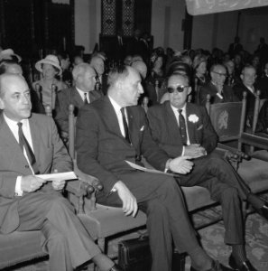 Prins Bernhard (zonder bril) aanwezig bij receptie Manifestatie 1916 Nederland t, Bestanddeelnr 919-2397