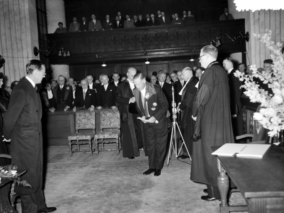 Promotie tot doctor honoris causa in de letteren en wijsbegeerte van jhr.dr. mr., Bestanddeelnr 908-4152