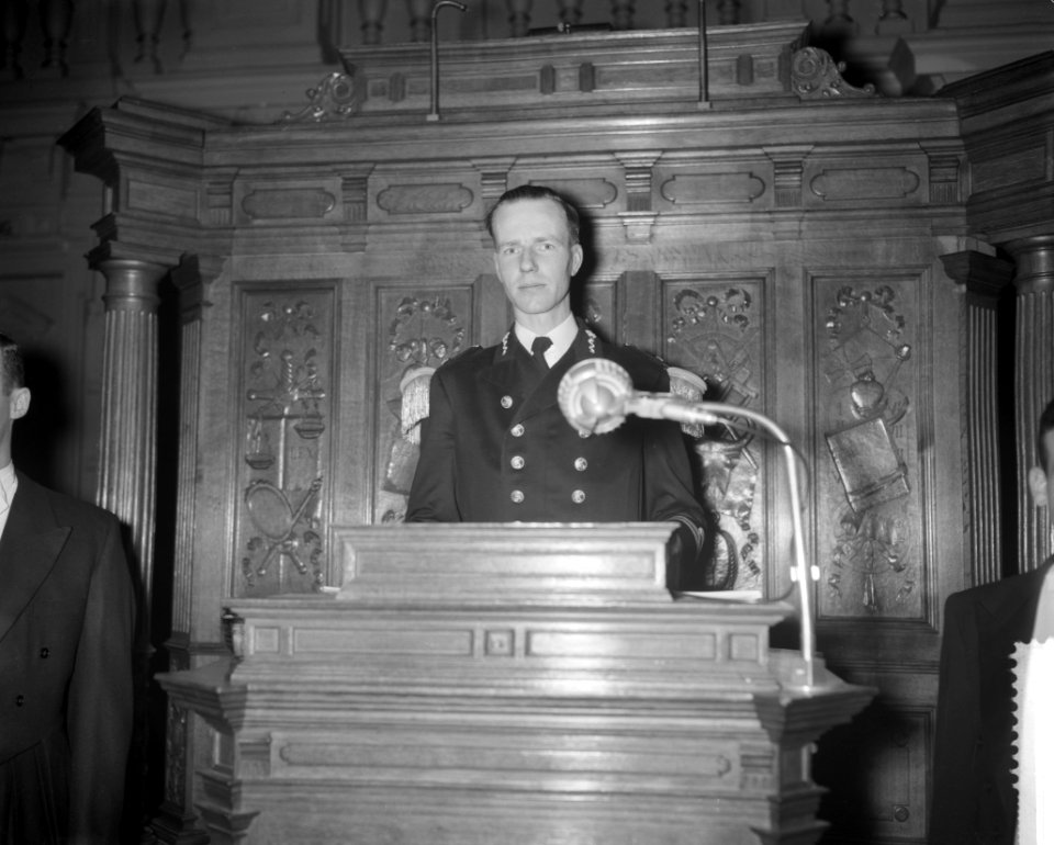 Promotie van de Luitenant ter zee 2e klasse P A E Sillevis Smit tot doctor in, Bestanddeelnr 911-0236