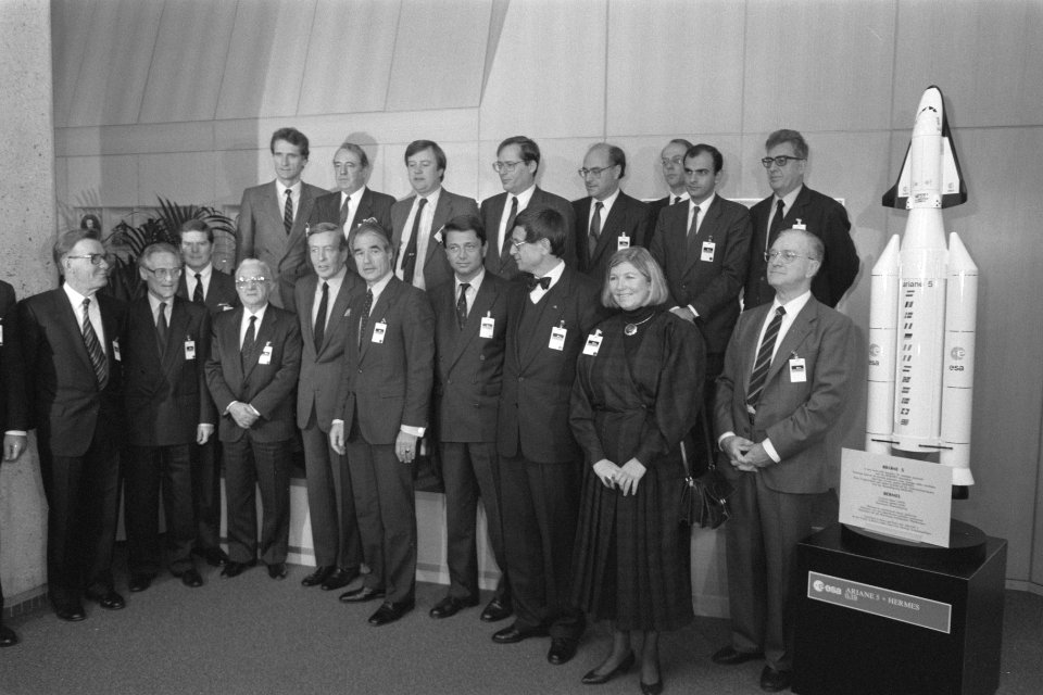 Prins Claus opent ESA-ministersconferentie in Den Haag groepsfoto, Bestanddeelnr 934-1259