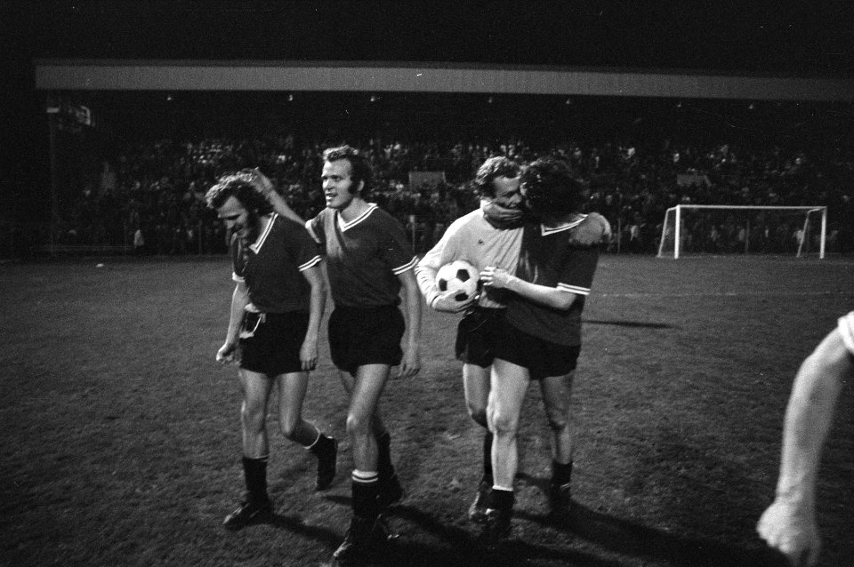 PSV tegen Ajax 3-1 v.l.n.r. Rene van de Kerkhof , Willie van de Kerkhof , Van G, Bestanddeelnr 927-0819