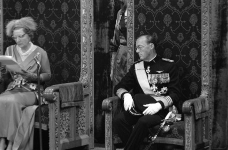 Prins Bernhard tijdens uitspreken troonrede, Bestanddeelnr 911-6106