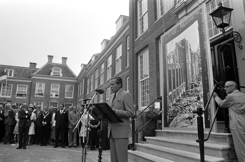Prins Claus opent gebouw Rijksdienst voor de Monumentenzorg te Zeist, Bestanddeelnr 926-6433