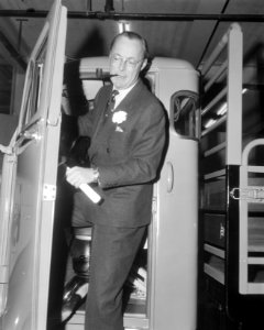 Prins Bernhard te Zwolle, vrachtautofabriek Scania Vabis geopend, de Prins tij, Bestanddeelnr 917-3430