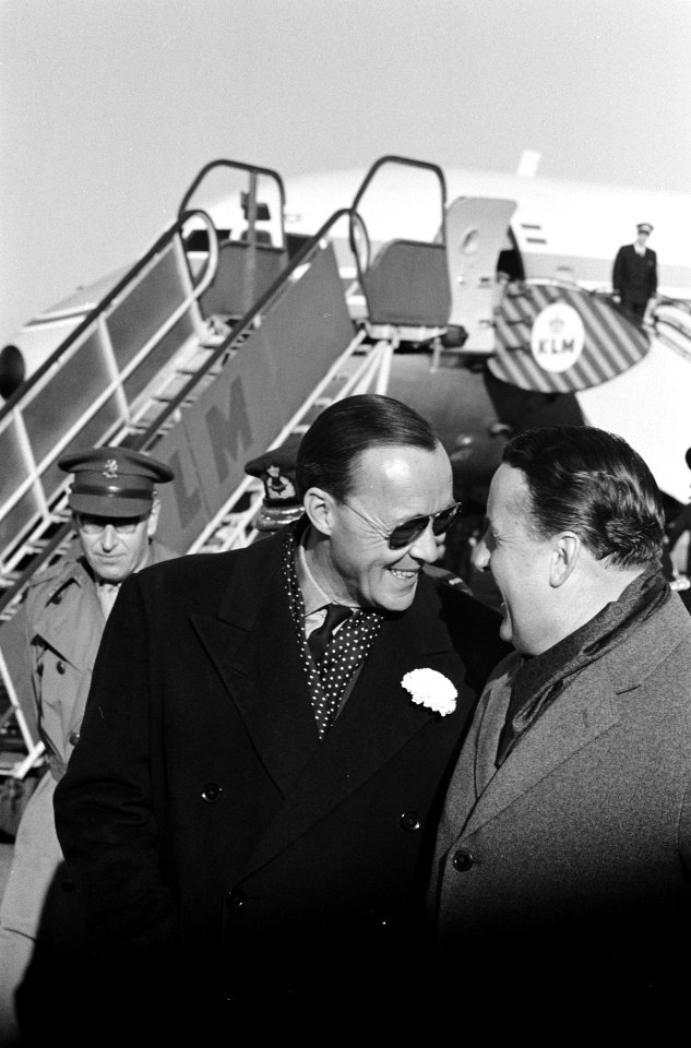 Prins Bernhard terug uit New York op Schiphol, Bestanddeelnr 913-2043