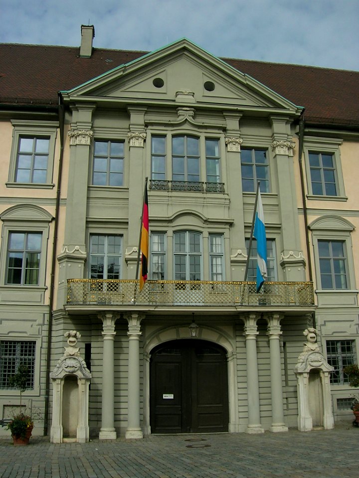 Residenzplatz 1 Eichstätt -beflaggt