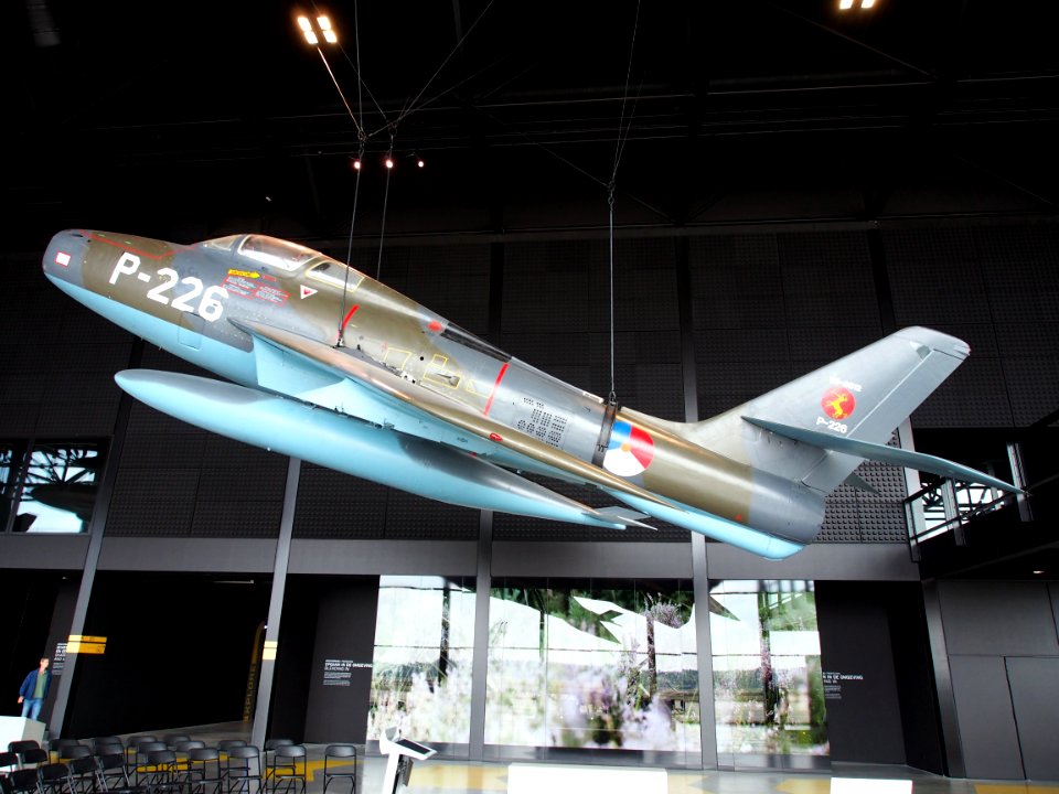 Republic F-84F Thunderstreak RNAF P-226 pic2