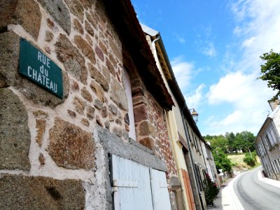 Rue du château bellegarde en marche