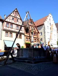 Rothenburg Herrnbrunnen Schandkorb1