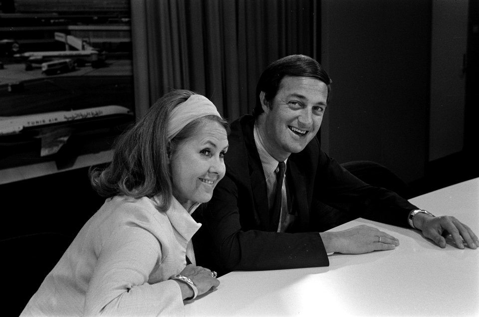 Rita Reys en Pim Jacobs arriveren op Schiphol uit USA, Bestanddeelnr 922-5201