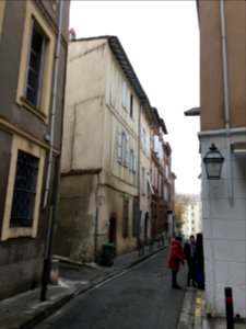 Rue des Moulins angle homme armé - Toulouse 2016-11-26
