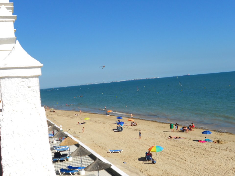 Rota Strand mit Blick auf Cádiz