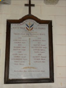 Riville (Seine-Mar.) église, plaque mémorial de guerre avec noms