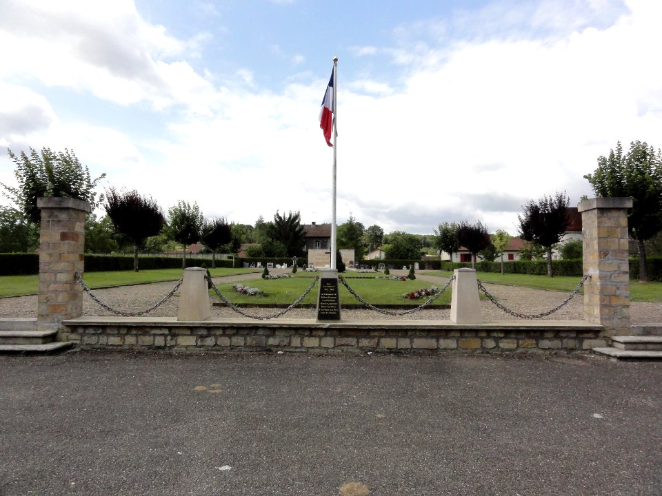 Robert-Espagne (Meuse) monument des fusillés (01)
