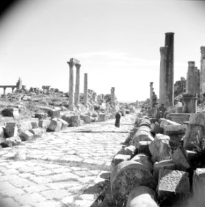 Romeinse weg in Jerash, Bestanddeelnr 255-5721