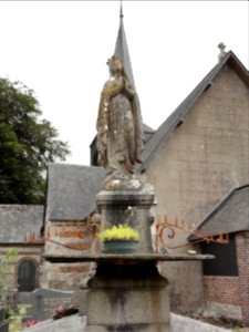 Ricarville (Seine-Mar.) statue Notre Dame de Lourdes