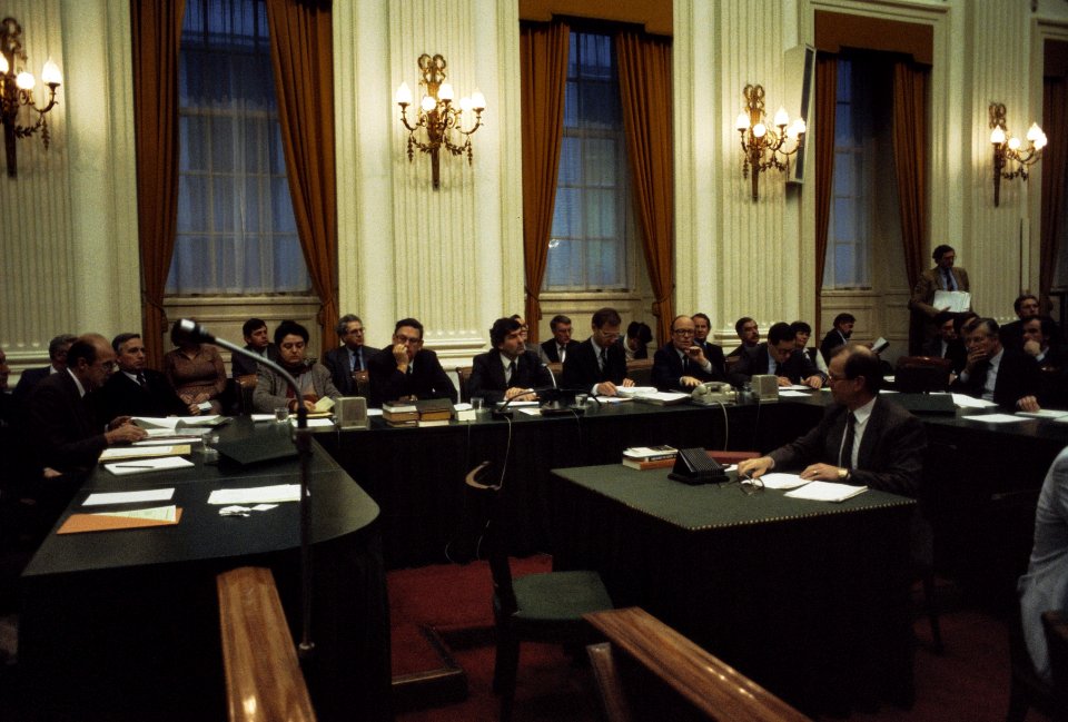 Regeringsverklaring kabinet Lubbers overzicht regeringstafel, Bestanddeelnr 253-8780
