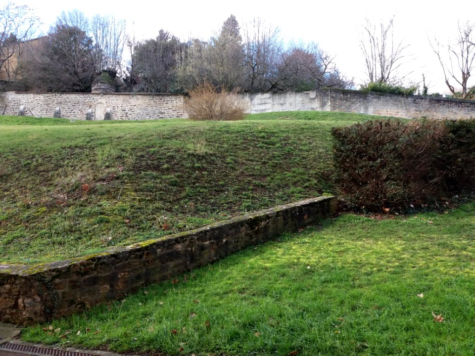 Rue des Farges - Thermes antiques de Lyon - Muret
