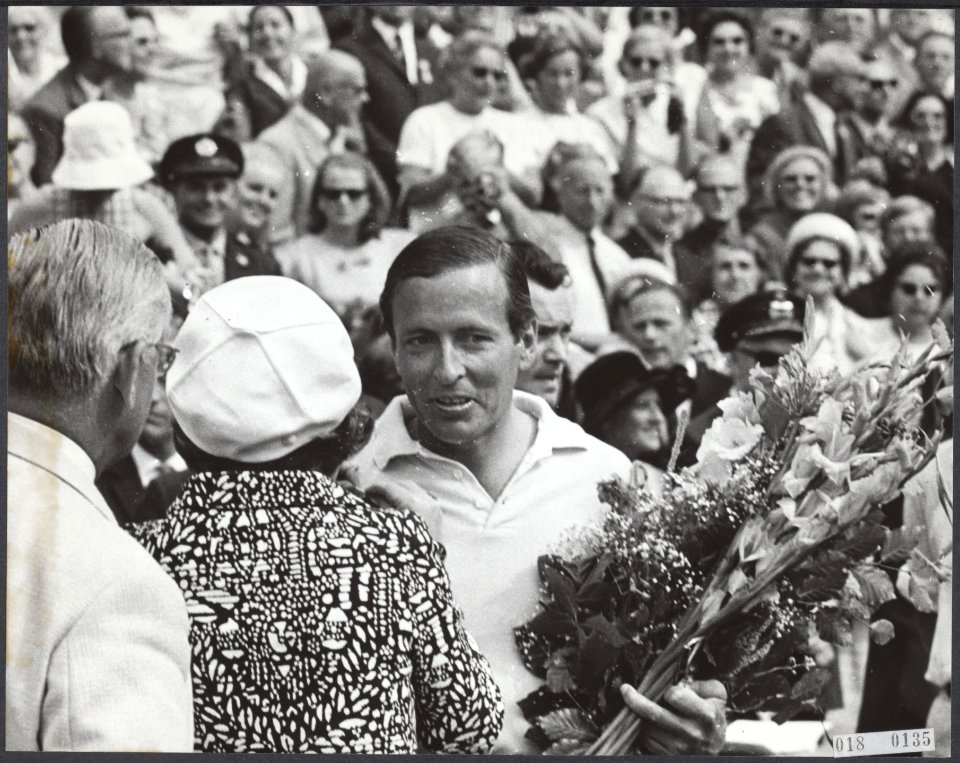 Reeks 018-0134 tm 018-0135 aankomst Claus aan de finish van de Vierdaagse, Bestanddeelnr 018-0135
