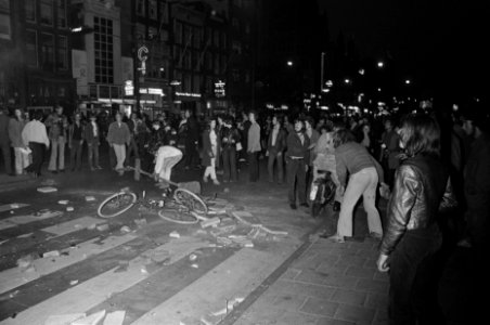Rellen in Amsterdam bij de Dam, Bestanddeelnr 923-7838