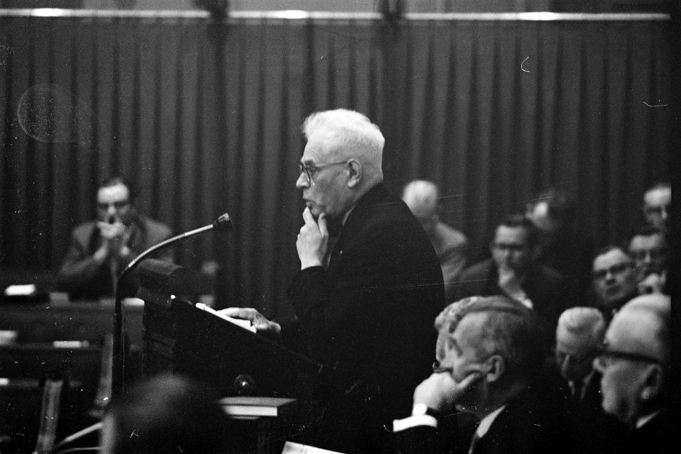 Regeringsverklaring inzake Minister Van Rooy . Professor Oud (VVD), Bestanddeelnr 912-6969