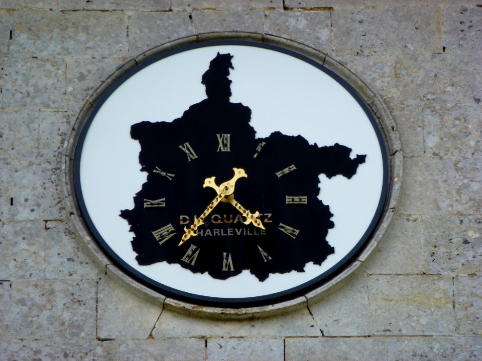 Regniowez (Ardennes) horloge de l'église