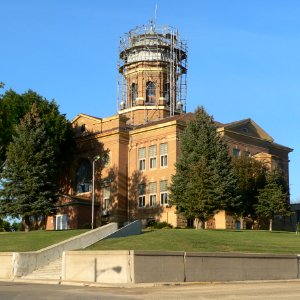 Roberts County, South Dakota, courthouse from SW 1