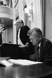 Minister de Koning (Sociale Zaken) (r) en minister Rietkerk (Binnenlandse Zaken), Bestanddeelnr 932-6364