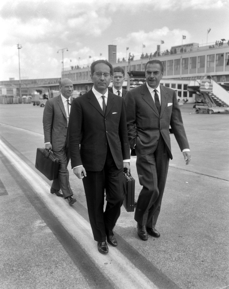 Minister van Financien van Italie Colombo op Schiphol, Bestanddeelnr 919-3918