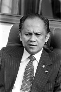 Minister Bacharuddin Jusuf Habibie, Bestanddeelnr 932-6151