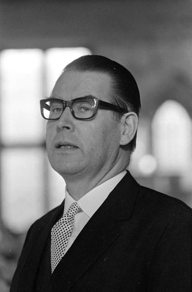 Minister Schroder van West-Duitsland (kop), Bestanddeelnr 920-3052
