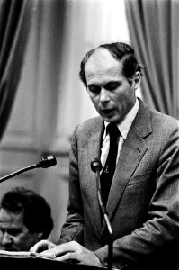 Minister Beelaerts van Blokland (Volkshuisvesting en Ruimtelijke Ordening) aan h, Bestanddeelnr 930-5195