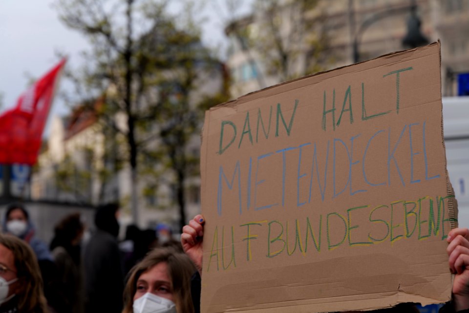 Mietendeckel demonstration Berlin 2021-04-15 03